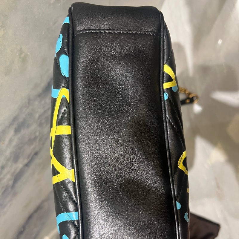 Gucci Marmont系列星星塗鴉款牛皮斜背相機包-8