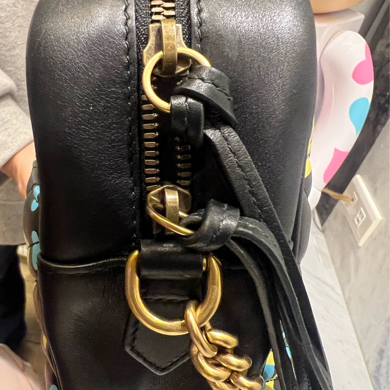 Gucci Marmont系列星星塗鴉款牛皮斜背相機包-12