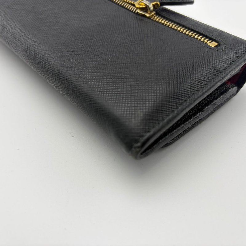 Prada 經典 Saffiano 十字紋牛皮長款翻蓋銀包-26
