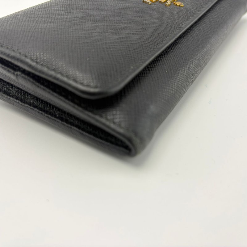 Prada 經典 Saffiano 十字紋牛皮長款翻蓋銀包-27