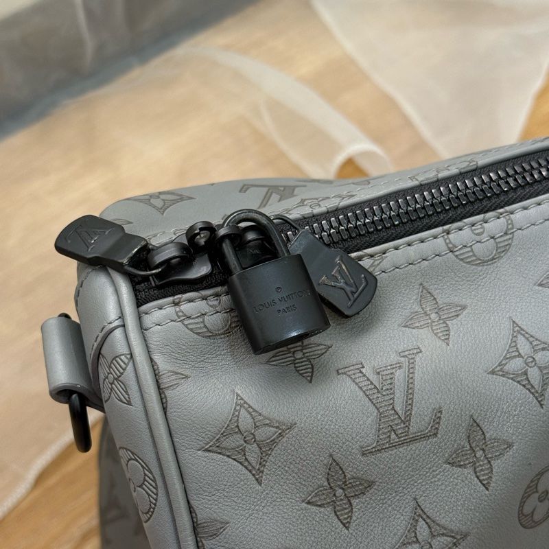 LV Keepall 50灰色壓紋小牛皮旅行袋✨最新晶片款-12