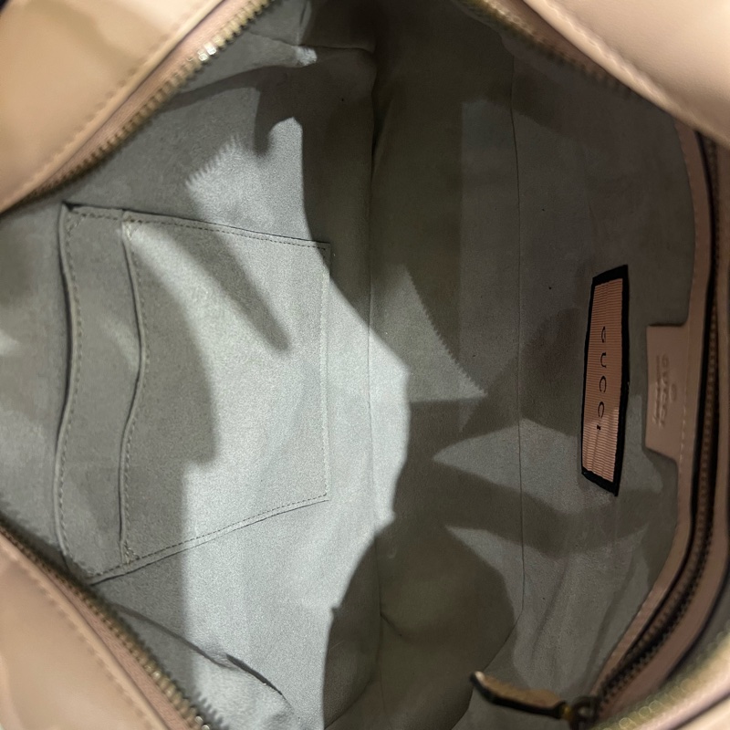 Gucci GG Marmont 系列粉紅色相機包-8