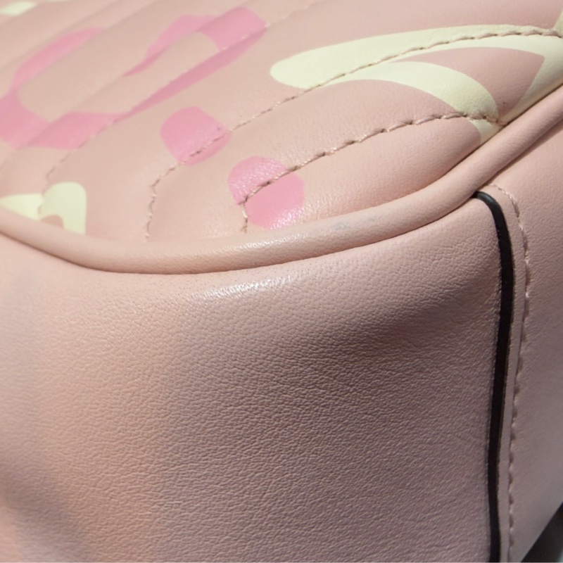 Gucci GG Marmont 系列粉紅色相機包-9