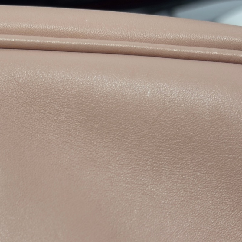 Gucci GG Marmont 系列粉紅色相機包-15