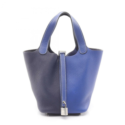 愛馬仕 Hermès Picotin Lock Kazak PM 手提包，採用 Taurillon Clemence 皮革製成。有藍色和海軍藍兩種顏色可選。