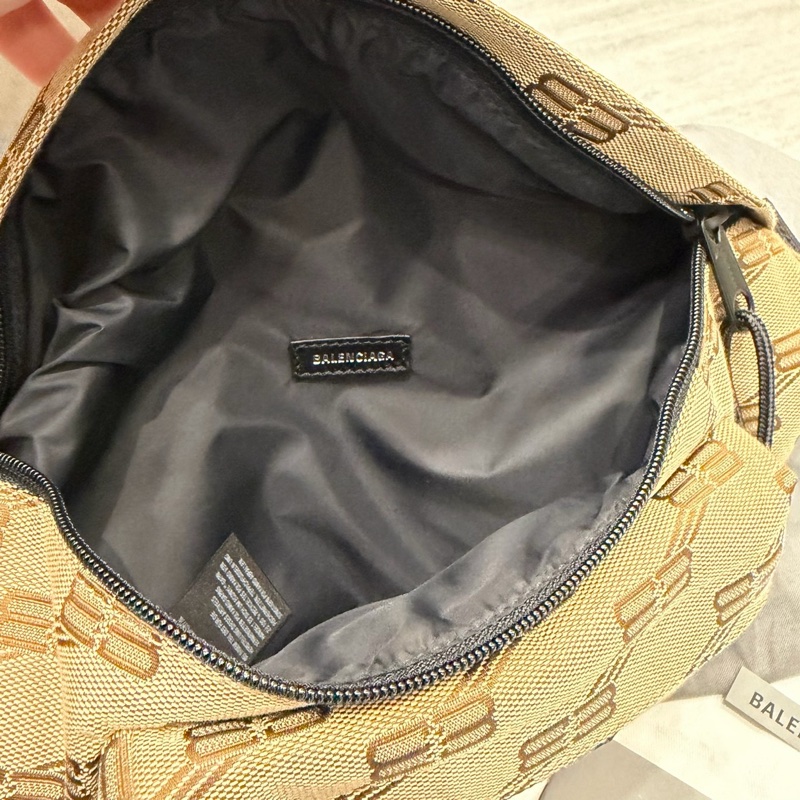 Balenciaga 巴黎世家 滿版BB 布面 腰包 胸口包-3