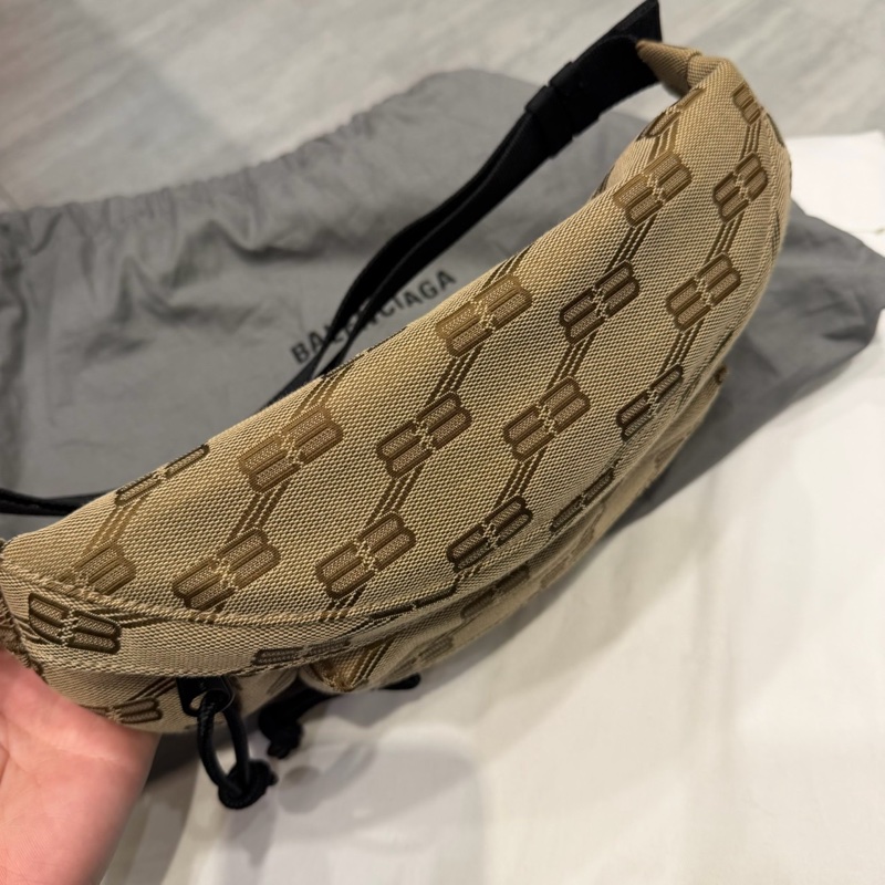 Balenciaga 巴黎世家 滿版BB 布面 腰包 胸口包-4