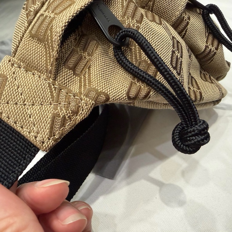 Balenciaga 巴黎世家 滿版BB 布面 腰包 胸口包-18