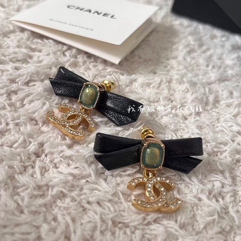 《我有個朋友在代購》香奈兒秀款小羊皮蝴蝶結耳環