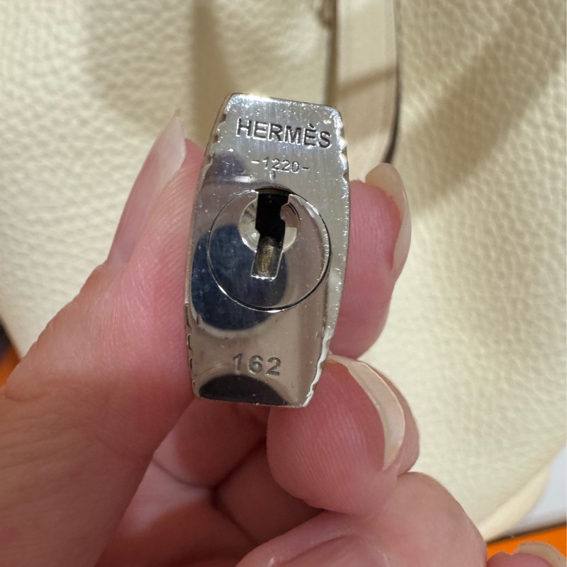 Hermes Picotin22 奶油白銀釦 Z刻 🍦很新 超美仙女色-12