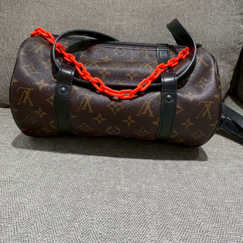 LV 橘鏈圓筒包（2019春夏男系）-0
