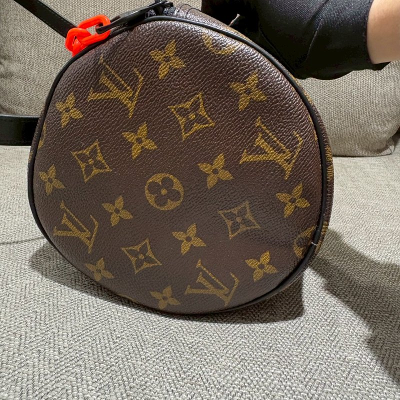 LV 橘鏈圓筒包（2019春夏男系）-3
