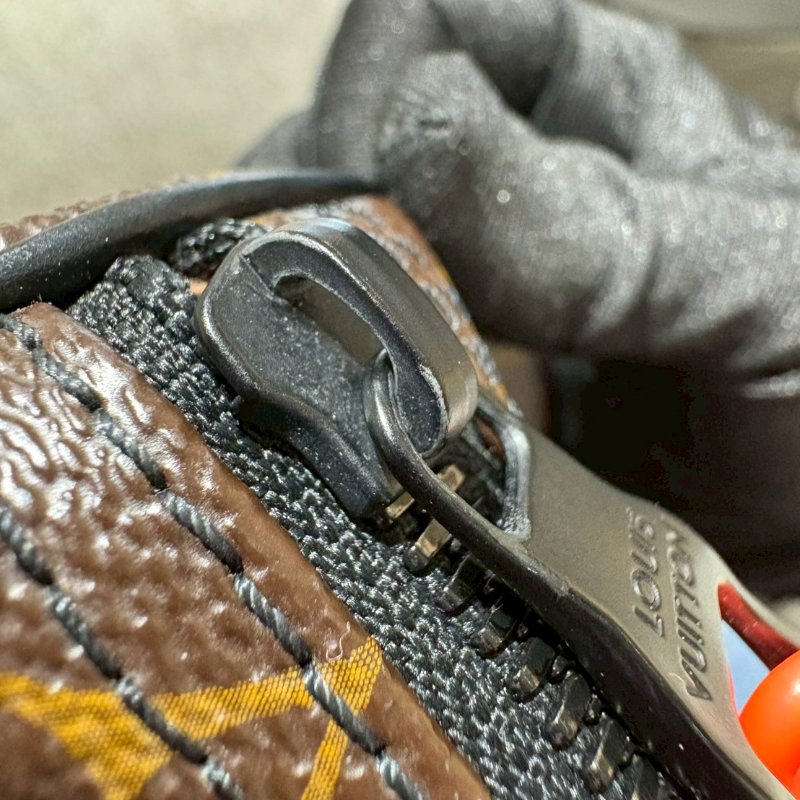 LV 橘鏈圓筒包（2019春夏男系）-18