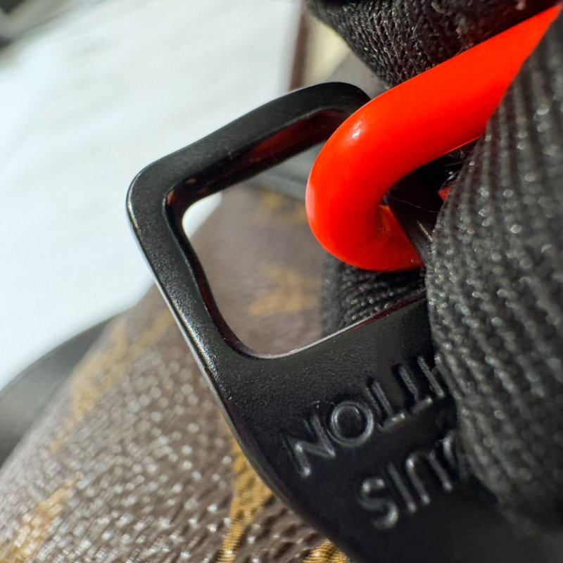 LV 橘鏈圓筒包（2019春夏男系）-36