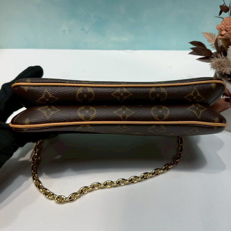 LV 全新Liv Pochette新款雙層麻將包-6