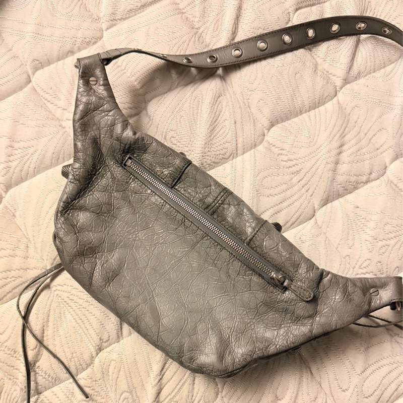 Balenciaga 巴黎世家 Le Cagole 系列鉚釘皮革腰包-4