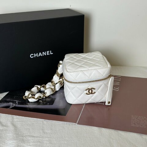 CHANEL 22S手提骰子包 - 白金32開