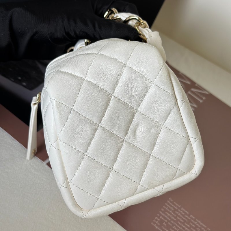 CHANEL 22S手提骰子包 - 白金32開-12