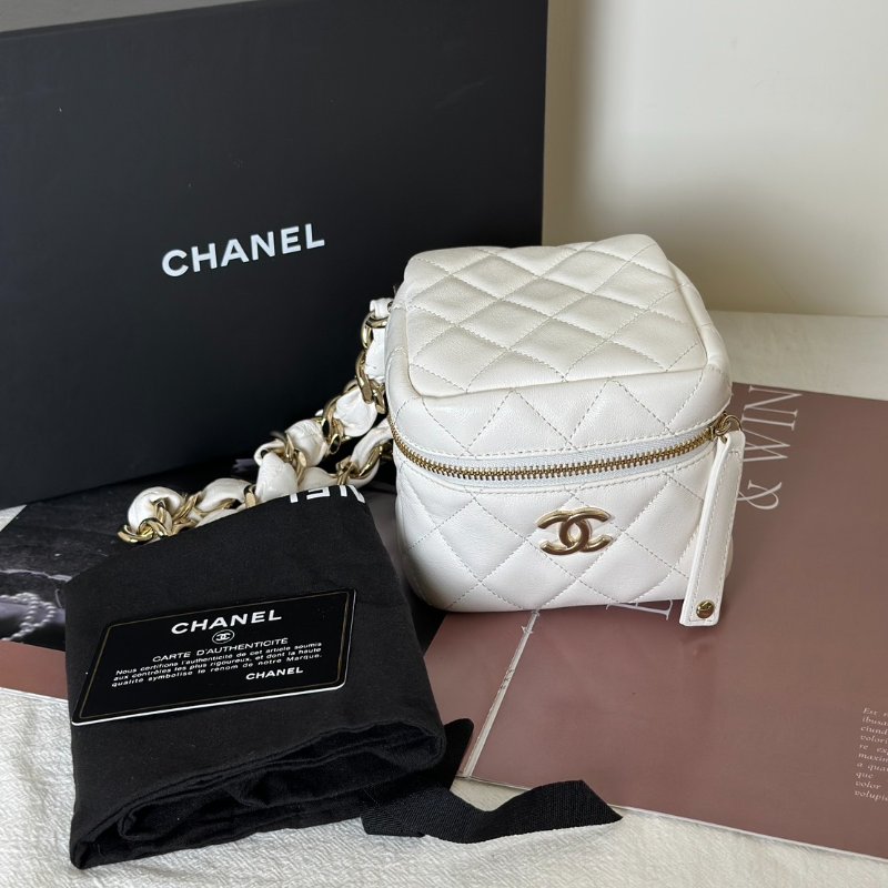 CHANEL 22S手提骰子包 - 白金32開-13