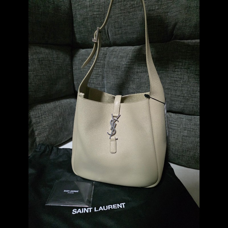 [全新] Saint Laurent YSL 5a7 hobo 奶茶色銀扣-0