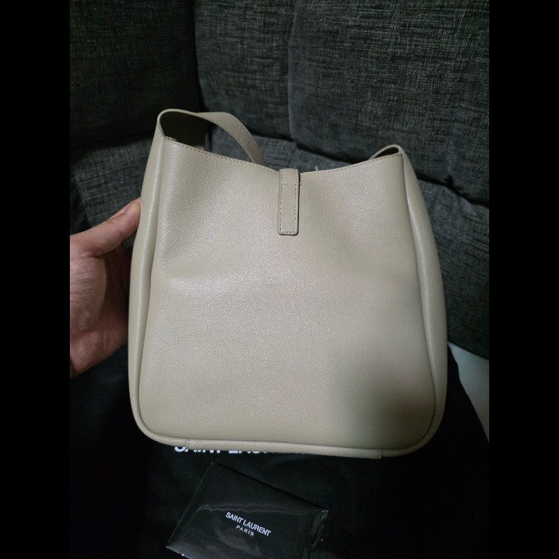 [全新] Saint Laurent YSL 5a7 hobo 奶茶色銀扣-3