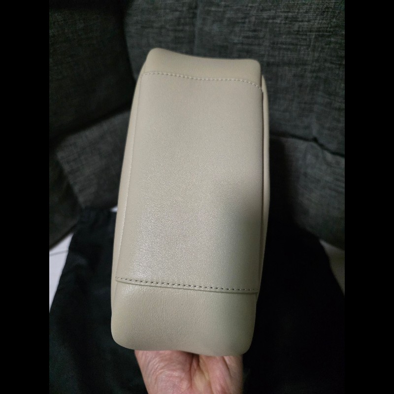 [全新] Saint Laurent YSL 5a7 hobo 奶茶色銀扣-4