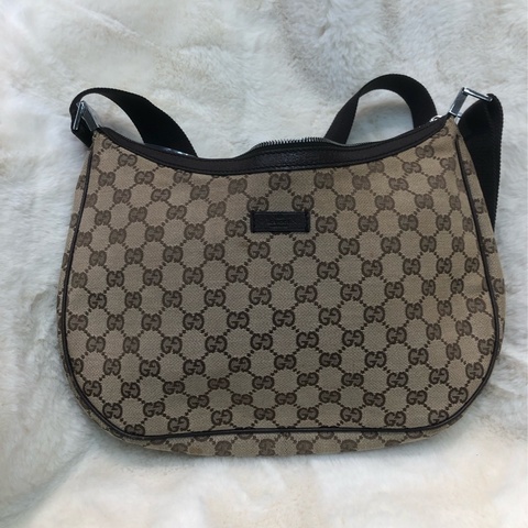 Gucci 老花斜孭袋 XC190