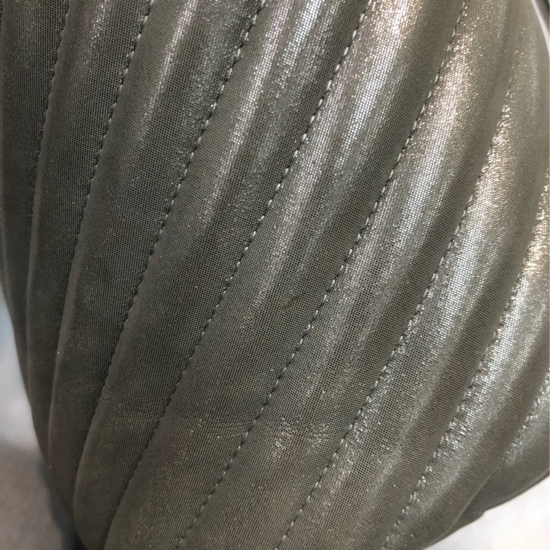 Chanel 銀色V紋背囊 XC245-14