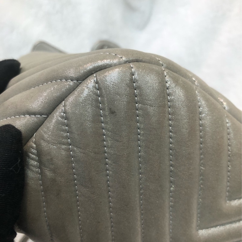 Chanel 銀色V紋背囊 XC245-15