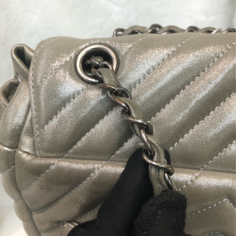 Chanel 銀色V紋背囊 XC245-17