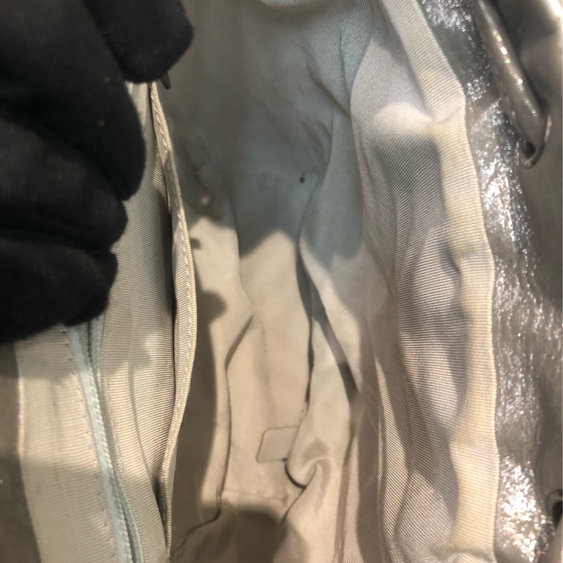 Chanel 銀色V紋背囊 XC245-22