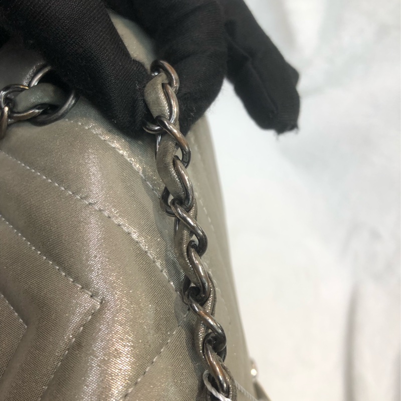 Chanel 銀色V紋背囊 XC245-21