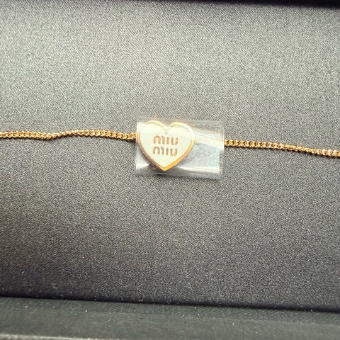 💖Miu Miu 愛心手鍊💖 白色 全新 限量愛心款