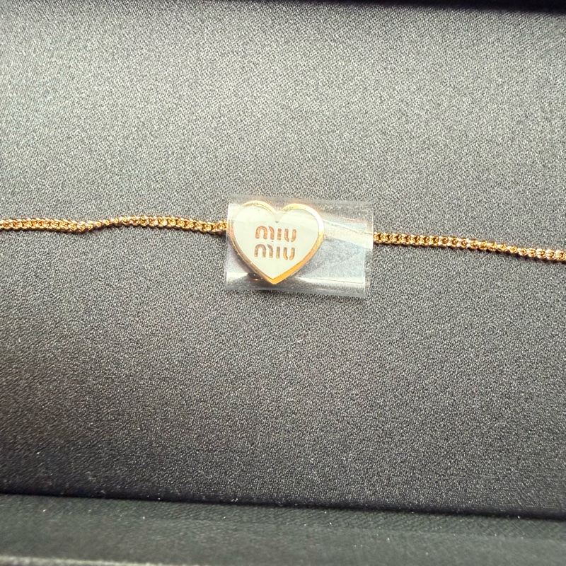 💖Miu Miu 愛心手鍊💖 白色 全新 限量愛心款-0