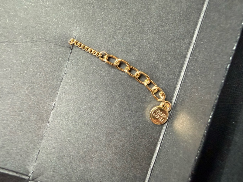 💖Miu Miu 愛心手鍊💖 白色 全新 限量愛心款-4