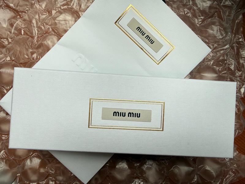 💖Miu Miu 愛心手鍊💖 白色 全新 限量愛心款-5