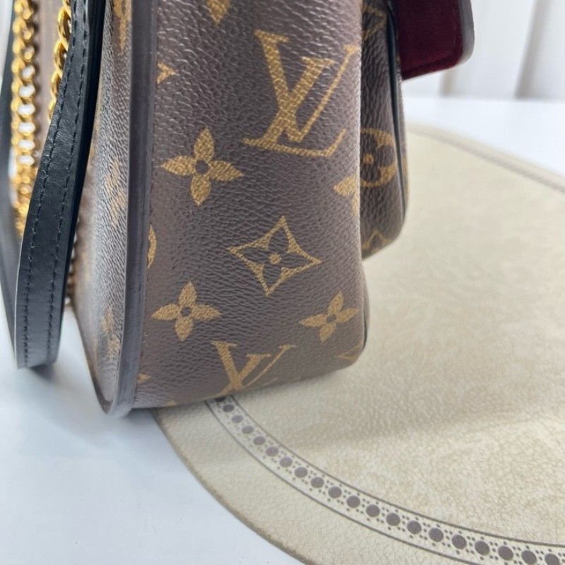 sh smd zzz LV路易威登 23年全套 芯片款 Passy新款郵差包 黑色琺瑯logo搭配老花 超有質感 經典百搭 越看越香 可調節雙鏈 單肩斜挎腋下都可以 隔層多 容量大 通勤日常都很可-9