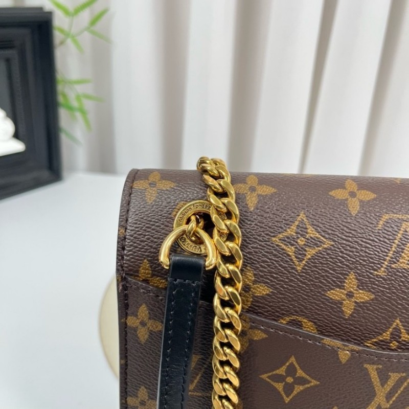 sh smd zzz LV路易威登 23年全套 芯片款 Passy新款郵差包 黑色琺瑯logo搭配老花 超有質感 經典百搭 越看越香 可調節雙鏈 單肩斜挎腋下都可以 隔層多 容量大 通勤日常都很可-21