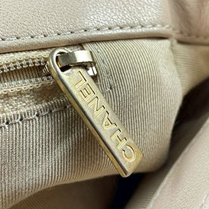 ＊奢華大道國際精品＊【CH0721】CHANEL 奶茶色小羊皮 金釦19系列 口蓋兩用包 AS1160-8