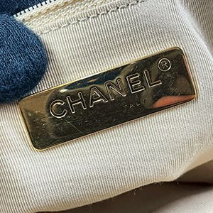 ＊奢華大道國際精品＊【CH0721】CHANEL 奶茶色小羊皮 金釦19系列 口蓋兩用包 AS1160-9