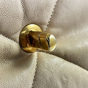 ＊奢華大道國際精品＊【CH0721】CHANEL 奶茶色小羊皮 金釦19系列 口蓋兩用包 AS1160-13