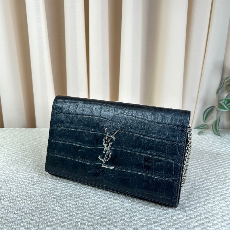 YSL聖羅蘭 Kate黑銀霧面鱷魚紋woc信封包 黑銀配色 鏈條肩帶 可單肩可斜挎 容量實用 低調百搭-3