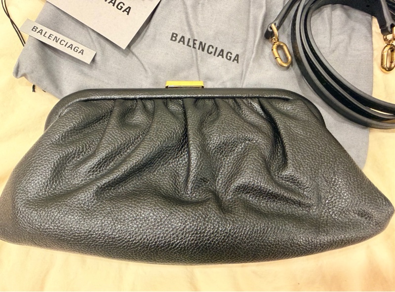 Balenciaga  Cloud Clutch bag 巴黎世家 黑色 雲朵包 口金包 手拿包 斜背包-2