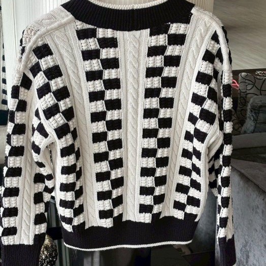 Chanel好美好有氣質的黑白全新V領毛衣-1