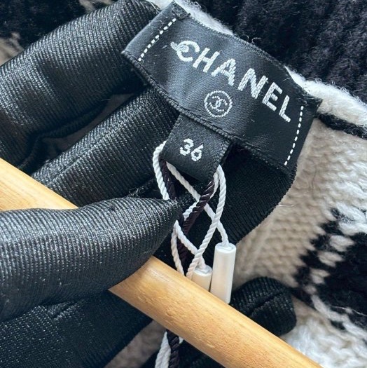Chanel好美好有氣質的黑白全新V領毛衣-6
