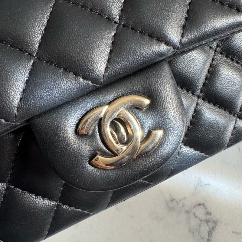 Chanel 黑羊皮淡金雙C coco20 經典必收藏❤️-12