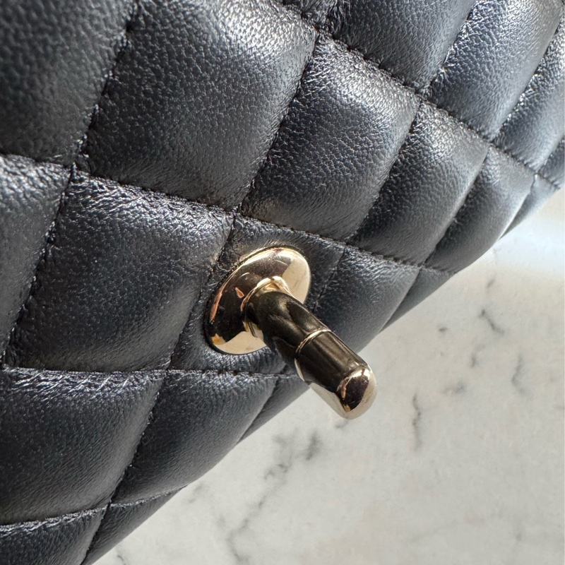 Chanel 黑羊皮淡金雙C coco20 經典必收藏❤️-20