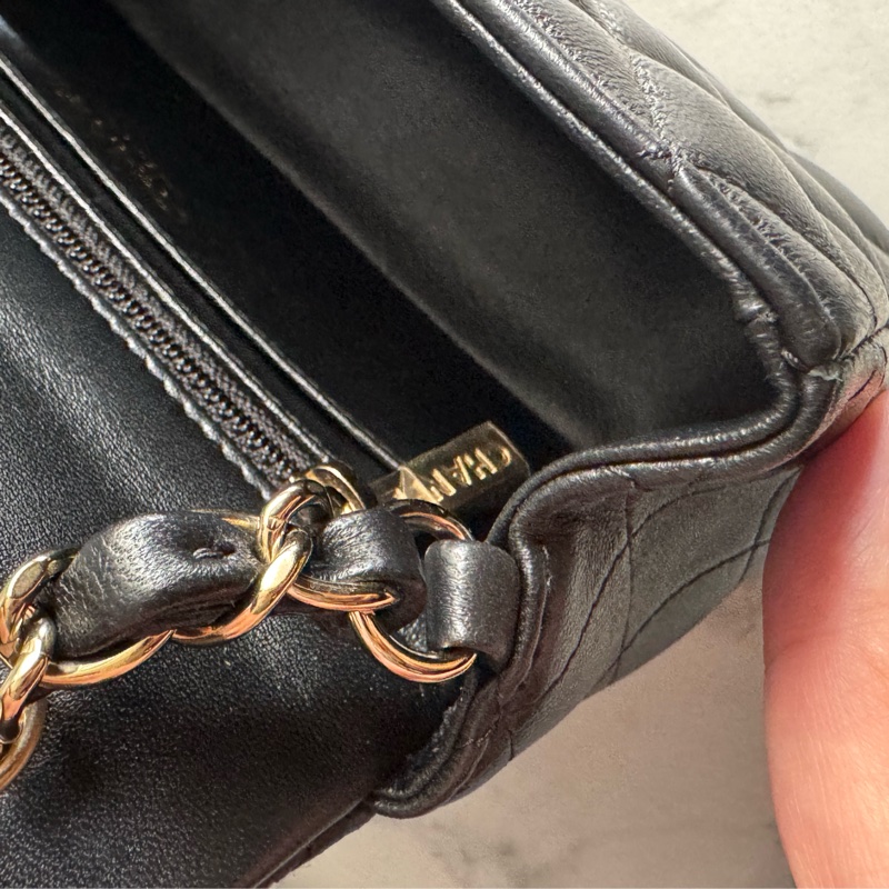 Chanel 黑羊皮淡金雙C coco20 經典必收藏❤️-25