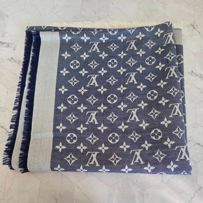 LV M71376 Monogram Denim 披肩/滿版老花/羊毛絲綢披肩/圍巾~二手-11