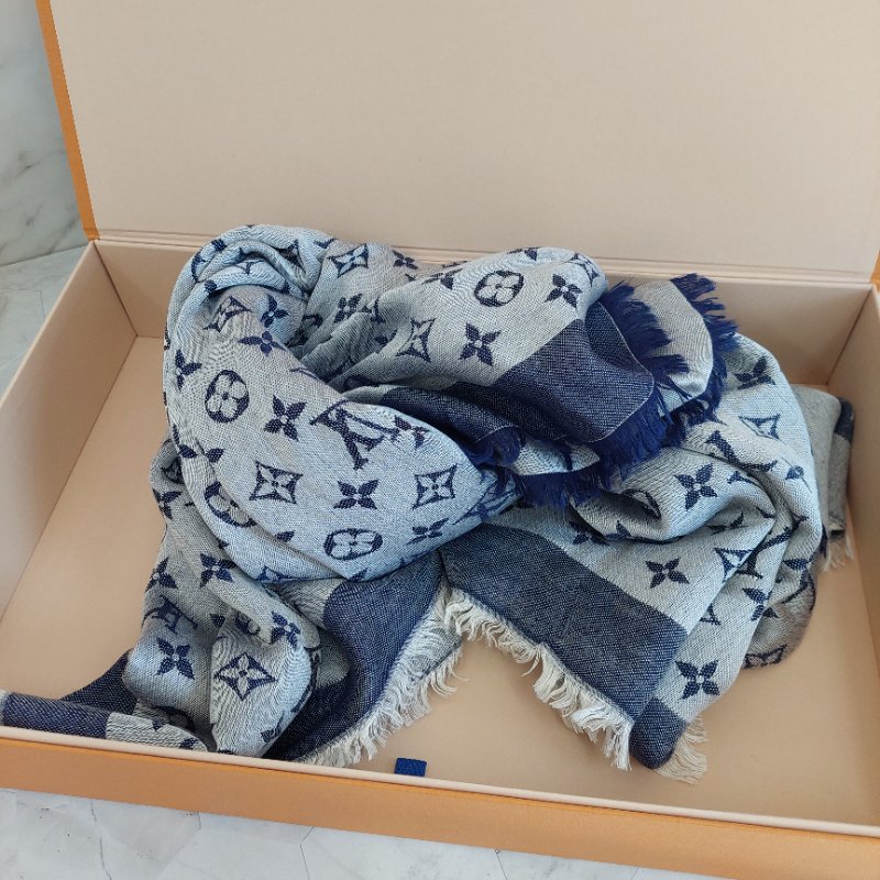 LV M71376 Monogram Denim 披肩/滿版老花/羊毛絲綢披肩/圍巾~二手-29